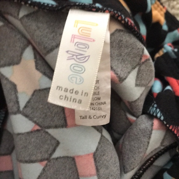 LAST CALL LuLaRoe Leggings - Picture 3 of 3